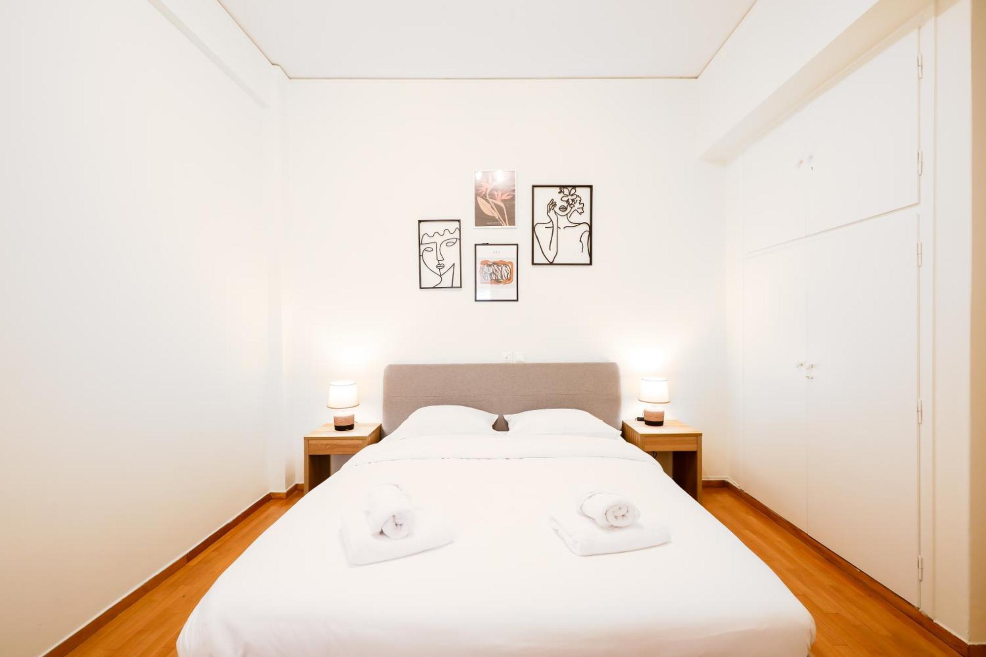 Cozy 3 Bedroom Retreat Next To Kolonaki - Greecing Apartment