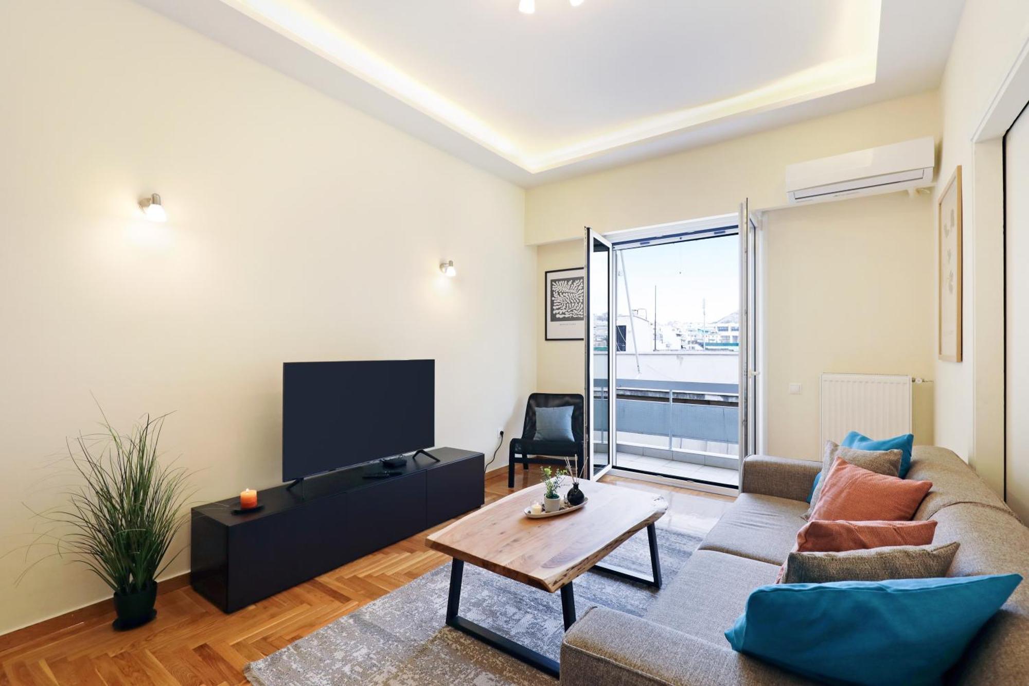 Cozy 3 Bedroom Retreat Next To Kolonaki - Greecing Apartment