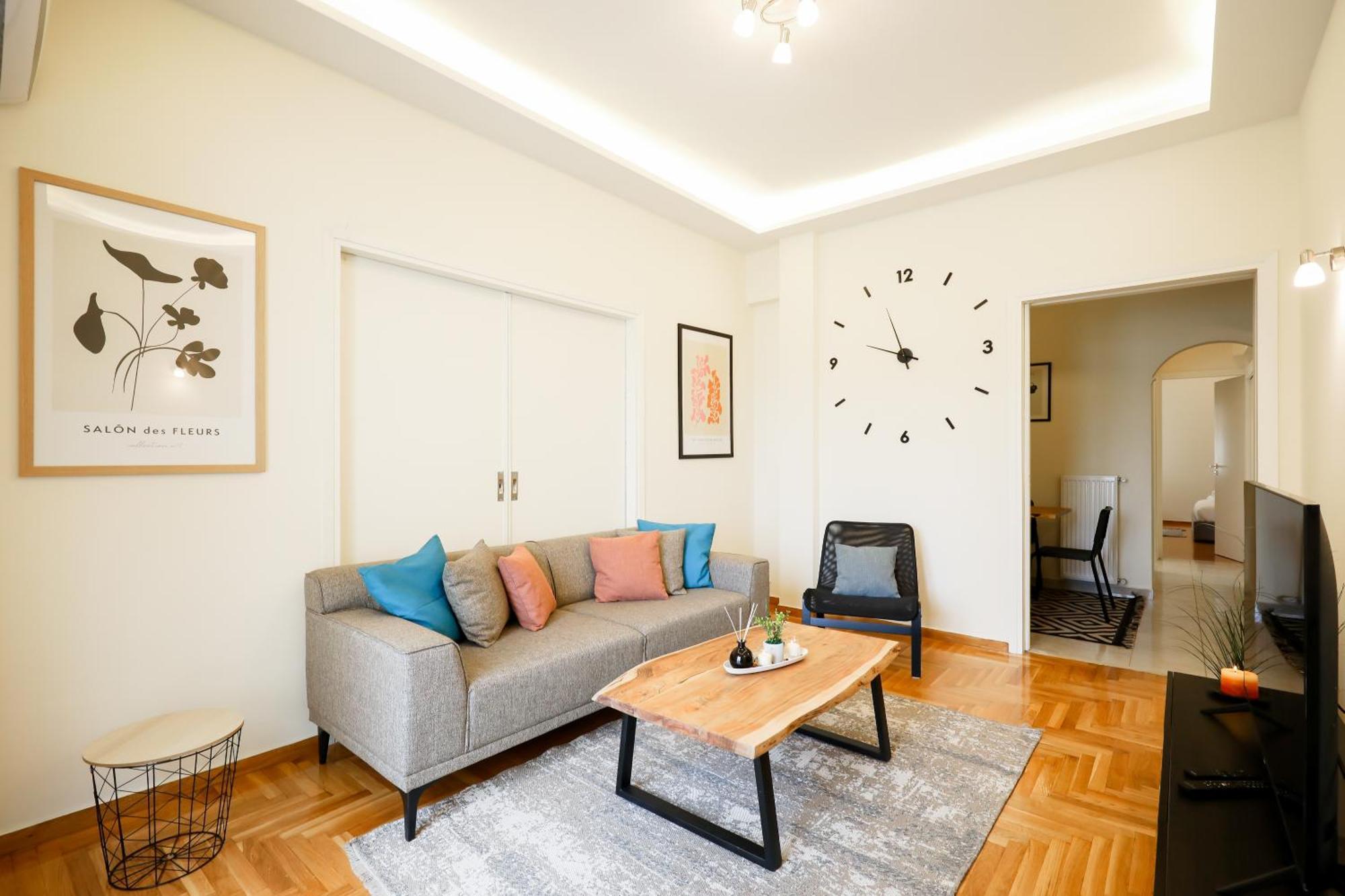 Cozy 3 Bedroom Retreat Next To Kolonaki - Greecing *
